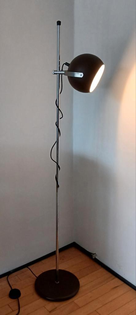 Vintage, jaren 70 vloerlamp met verstelbare donker bruine bo, Huis en Inrichting, Lampen | Vloerlampen, Gebruikt, 100 tot 150 cm