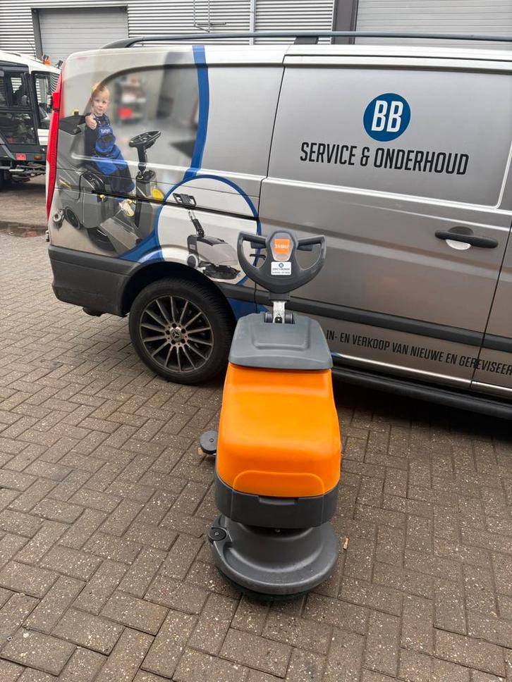 schrobmachine Taski swingo 455, Doe-het-zelf en Verbouw, Reinigingsmachines, Zo goed als nieuw, Ophalen of Verzenden