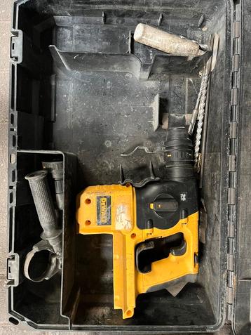 De walt accu klopboormachine beschikbaar voor biedingen