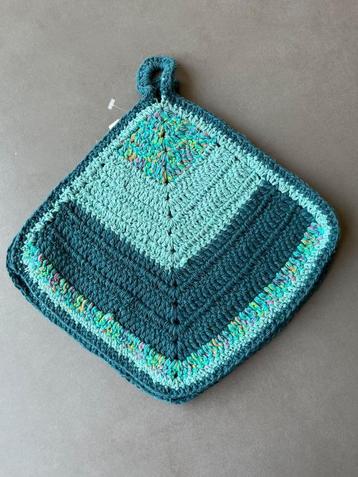 Nieuwe groene katoenen gehaakte pannenlappen, maat 22 x 22 beschikbaar voor biedingen