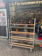 Stokbrood karren uit franse bakkerij, Ophalen