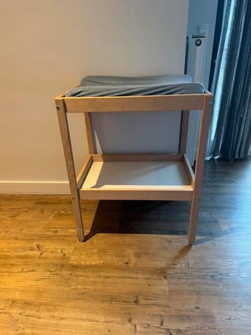 Commode Ikea op wieltjes beschikbaar voor biedingen