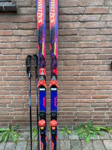 Ski’s  beschikbaar voor biedingen