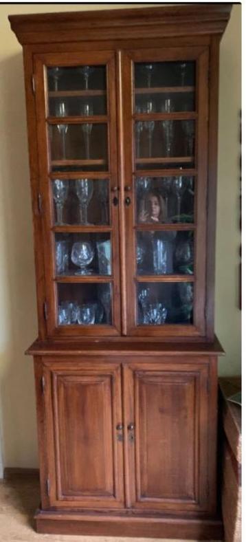 Gratis op te halen houten meubels, zie omschrijving aub  beschikbaar voor biedingen