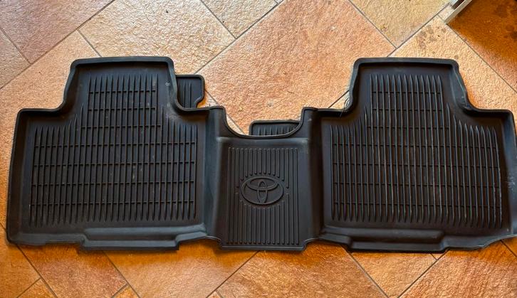 Toyota Highlander rubber vloermatten, Auto diversen, Automatten, Zo goed als nieuw, Ophalen