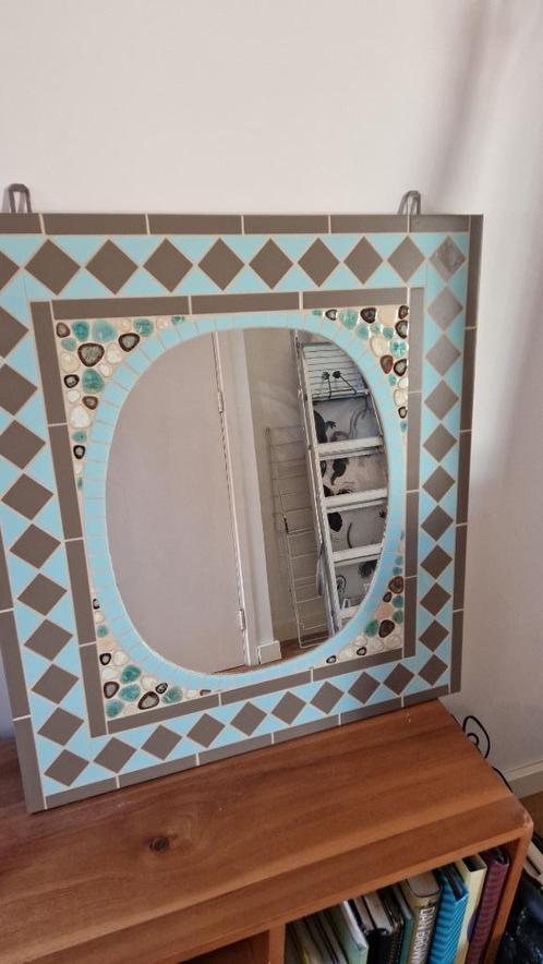 Wandspiegel met mooi gekleurde tegeltjes, Huis en Inrichting, Woonaccessoires | Spiegels, Gebruikt, 50 tot 75 cm, Minder dan 100 cm