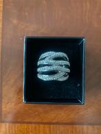 Elegante ring in Swarovski stijl, Sieraden, Tassen en Uiterlijk, Ringen, Met kristal, Overige materialen, Ophalen of Verzenden