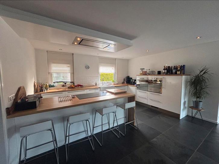 NIEUWE PRIJS: IKEA keuken, massief houten blad, apparatuur, Huis en Inrichting, Keuken | Complete keukens, Zo goed als nieuw, U-keuken