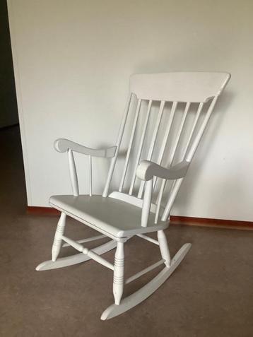 Schommelstoel wit ~ hout  beschikbaar voor biedingen