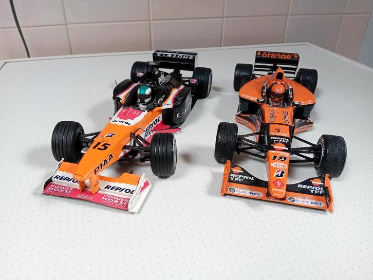 F1 auto's Jos Verstappen en Takagi., Hobby en Vrije tijd, Modelauto's | 1:18, Zo goed als nieuw, Auto, MiniChamps, Ophalen of Verzenden
