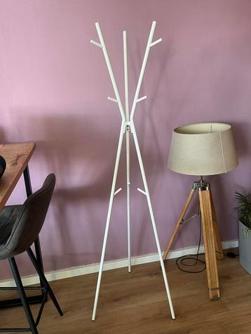 Witte kapstok (IKEA?) beschikbaar voor biedingen