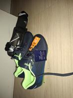 Splinternieuwe dutchy voetbalschoenen plus scheenbeschermers, Ophalen, Maat XS of kleiner, Schoenen, Nieuw