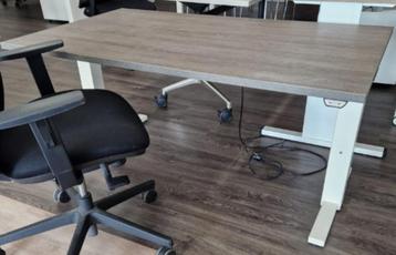 Bureau Gispen 140x80, Electrisch verstelbaar, aanbieding