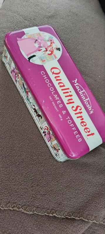 Vintage Mackintosh's Quality Street Snoepblik beschikbaar voor biedingen