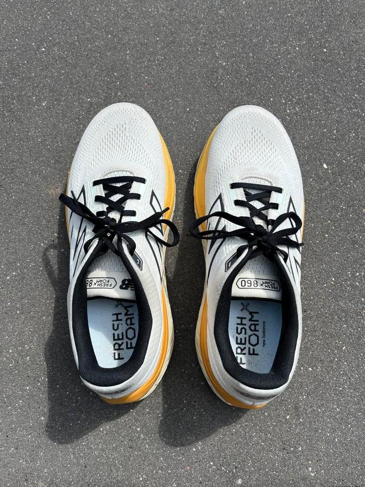 New Balance 860 V14 hardloopschoenen maat 43, Sport en Fitness, Loopsport en Atletiek, Zo goed als nieuw, Hardloopschoenen, Hardlopen