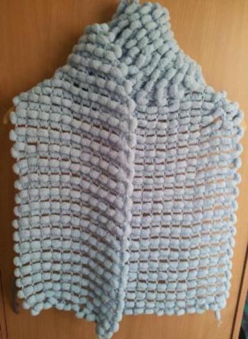 Zelf Gebreide Bolletjes Sjaal Baby Blauw (NIEUW)  beschikbaar voor biedingen