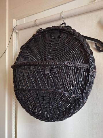 Ophalen Breda: rotan hangmand riet plant Bloemen muurhanger beschikbaar voor biedingen