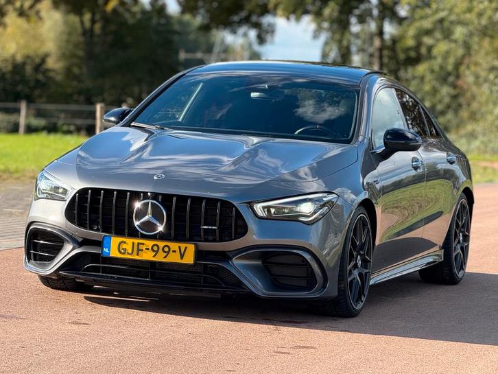 Mercedes CLA AMG 45 S 2022 421pk 4MATIC+ AMG NIGHT PANO 45S, Auto's, Mercedes-Benz, Bedrijf, CLA, 360° camera, 4x4, ABS, Achteruitrijcamera