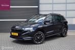 Skoda Karoq Sportline Business 1.5TSI DSG Automaat Trekhaak, Auto's, Skoda, Stof, 4 cilinders, Bedrijf, SUV of Terreinwagen