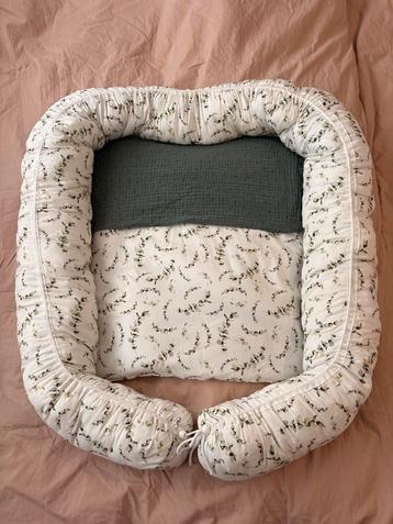 Tweeling Baby Nest beschikbaar voor biedingen