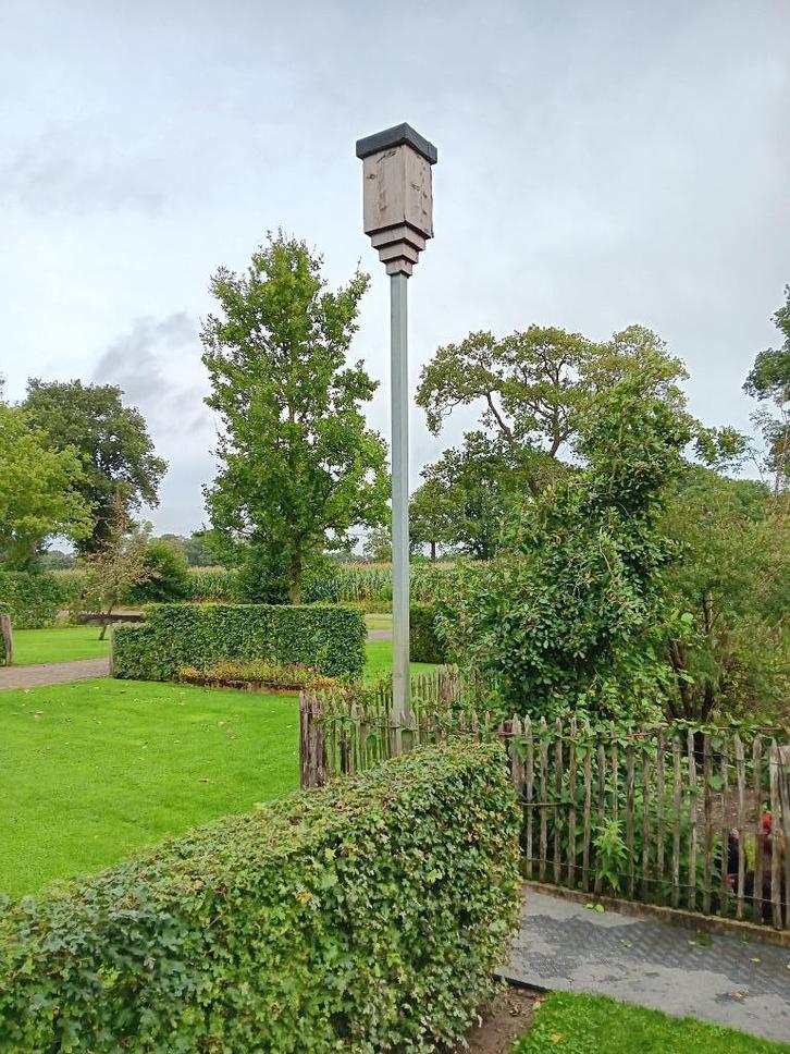 Nieuwe vleermuizenkast paalkast incl. verzinkte paal, Verzamelen, Dierenverzamelingen, Nieuw, Beeldje of Figuurtje, Overige soorten
