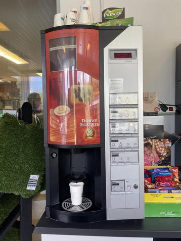 Douwe Egberts koffieautomaat gebruikt beschikbaar voor biedingen