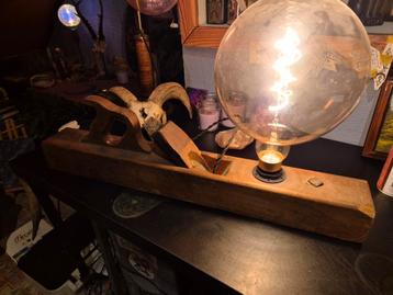 Unieke Handschaaf Lamp - Upcycle Design beschikbaar voor biedingen