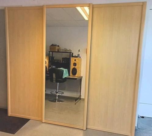 Grote tijdloze linnenkast met 3 schuifdeuren, Huis en Inrichting, Kasten | Kledingkasten, Zo goed als nieuw, 200 cm of meer, 200 cm of meer