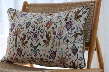 Exotic jacquard kussen beschikbaar voor biedingen