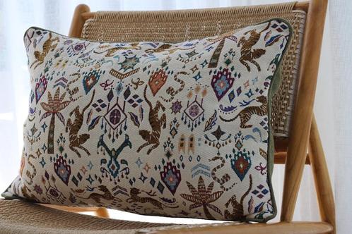 Exotic jacquard kussen, Huis en Inrichting, Woonaccessoires | Kussens, Nieuw, Groen, Rechthoekig, Ophalen of Verzenden