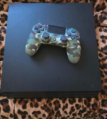 PlayStation 4 Pro 1TB - Camo Controller beschikbaar voor biedingen