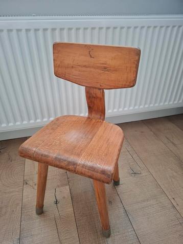Vintage oud schoolstoeltje 1 beschikbaar voor biedingen