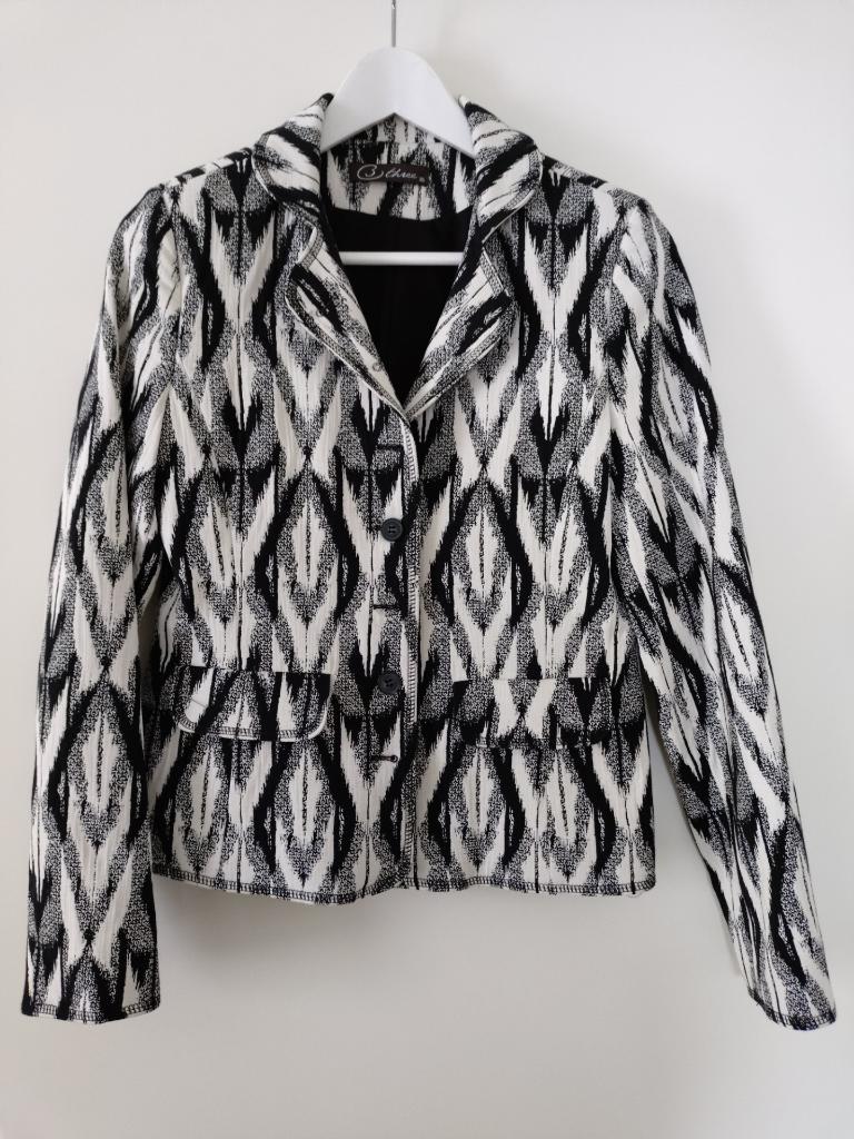 Te koop zwart wit B Three jasje maat 36, Kleding | Dames, Jasjes, Kostuums en Pakken, Zwart, Ophalen of Verzenden, Zo goed als nieuw