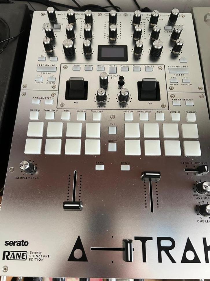 Rane Seventy A-Trak Signature Edition – Collector’s Item, Muziek en Instrumenten, Mengpanelen, Zo goed als nieuw, Minder dan 5 kanalen