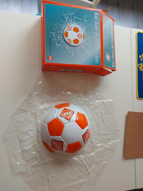 C1000 Voetbal Door Ruit Sticker - Nieuw in Doos, Verzamelen, Supermarktacties, C1000, Ophalen of Verzenden