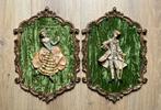 Twee Barok wandpanelen van kunststof in goudkleurige lijst, Antiek en Kunst, Ophalen of Verzenden
