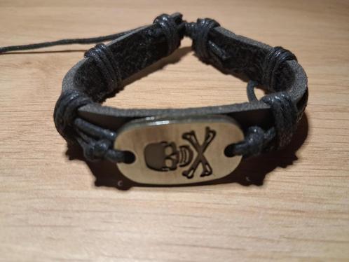 zwarte leren armband plaatje skull & bones, Sieraden, Tassen en Uiterlijk, Armbanden, Nieuw, Leer, Zwart, Ophalen of Verzenden