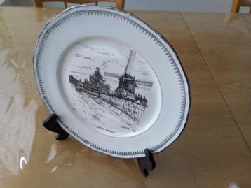 Bord limogeporcelein Latem-Molen uit 1979 beschikbaar voor biedingen