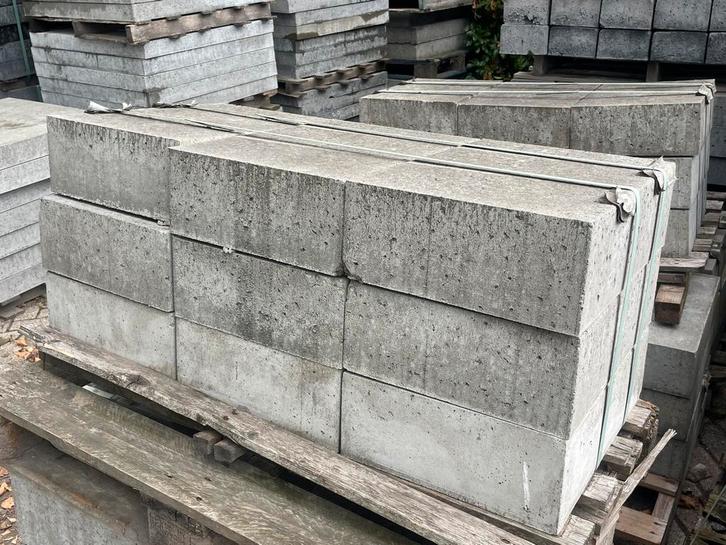 Oud Hollandse traptrede 50x37x15 cm RESTPARTIJ, Tuin en Terras, Tegels en Klinkers, Nieuw, Terrastegels, Beton, Ophalen