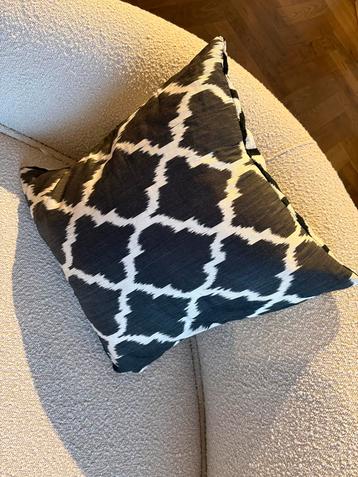 Ikat Zijde & Velvet Kussen - 50x50cm beschikbaar voor biedingen