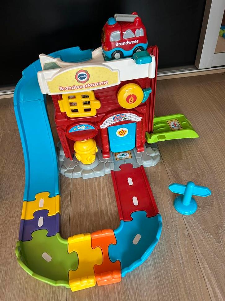 Toet toet auto’s ‘Brandweerkazerne’, Kinderen en Baby's, Speelgoed | Vtech, Gebruikt, 2 tot 4 jaar, Ophalen of Verzenden