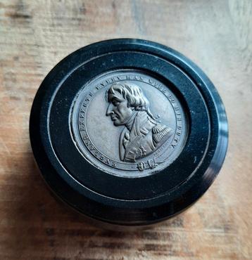 Snuif/tabaksdoos Lord Nelson 19e eeuw  beschikbaar voor biedingen