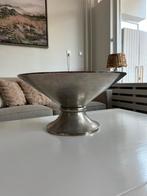 Metalen schaal op voet, gebruikt als ijsemmer voor bruiloft, Huis en Inrichting, Woonaccessoires | Schalen en Manden, Ophalen