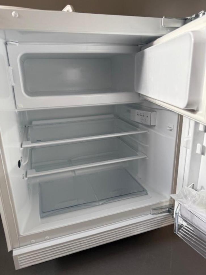 Smeg Onderbouw koeler U8C082DE, Huis en Inrichting, Keuken | Keukenelementen, Nieuw, Minder dan 100 cm, 50 tot 100 cm, 50 tot 75 cm