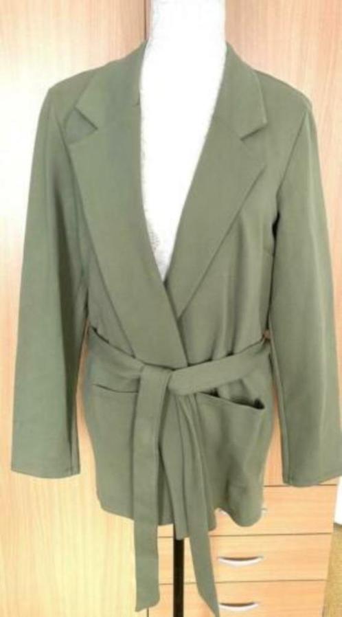 Miss E jasje maat L [DM], Kleding | Dames, Jasjes, Kostuums en Pakken, Zo goed als nieuw, Jasje, Maat 42/44 (L), Groen, Ophalen of Verzenden