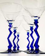A set of 6 rare Martini glasses with a cobalt zig zag stem, N/A, N/A, Ophalen of Verzenden, Zo goed als nieuw