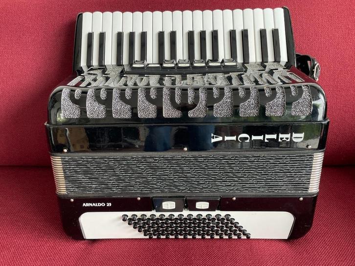 Fraaie Delicia Arnaldo 23  accordeon . 72 bas . Top ., Muziek en Instrumenten, Accordeons, Zo goed als nieuw, Toetsaccordeon, 72-bas