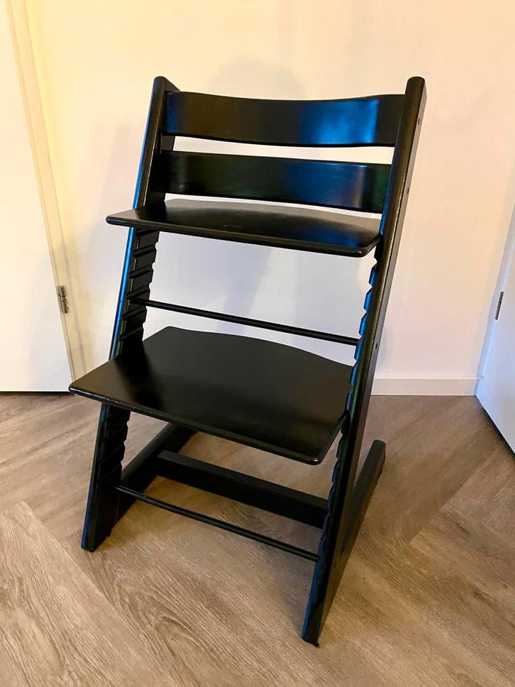 Zwarte Meegroeistoel - Stokke Tripp Trapp, Kinderen en Baby's, Kinderstoelen, Gebruikt, Meegroeistoel, Ophalen of Verzenden
