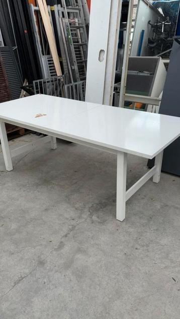 Tafel 220x100cm 76 hoog. beschikbaar voor biedingen