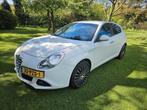 Alfa Romeo Giulietta 1.4 Turbo Multi AIR 2011 Wit, Voorwielaandrijving, 65 €/maand, Stof, Zwart